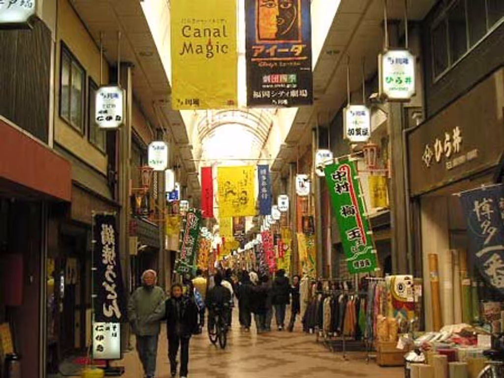 Fukuoka Private Tour - Nakasu-kawabata shopping street has over 100shops.