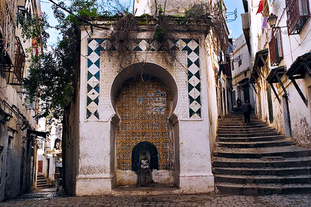 Algiers Private Tour - Casbah street 