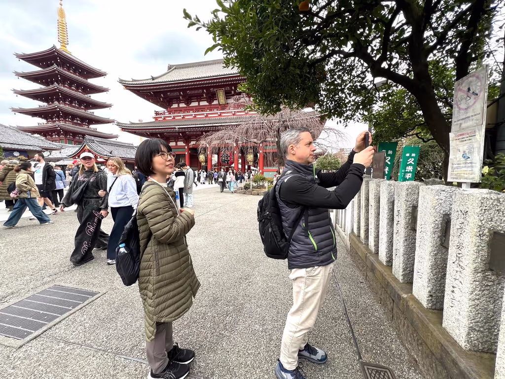 Tokyo Private Tour - I enjoy offering shooting tips!