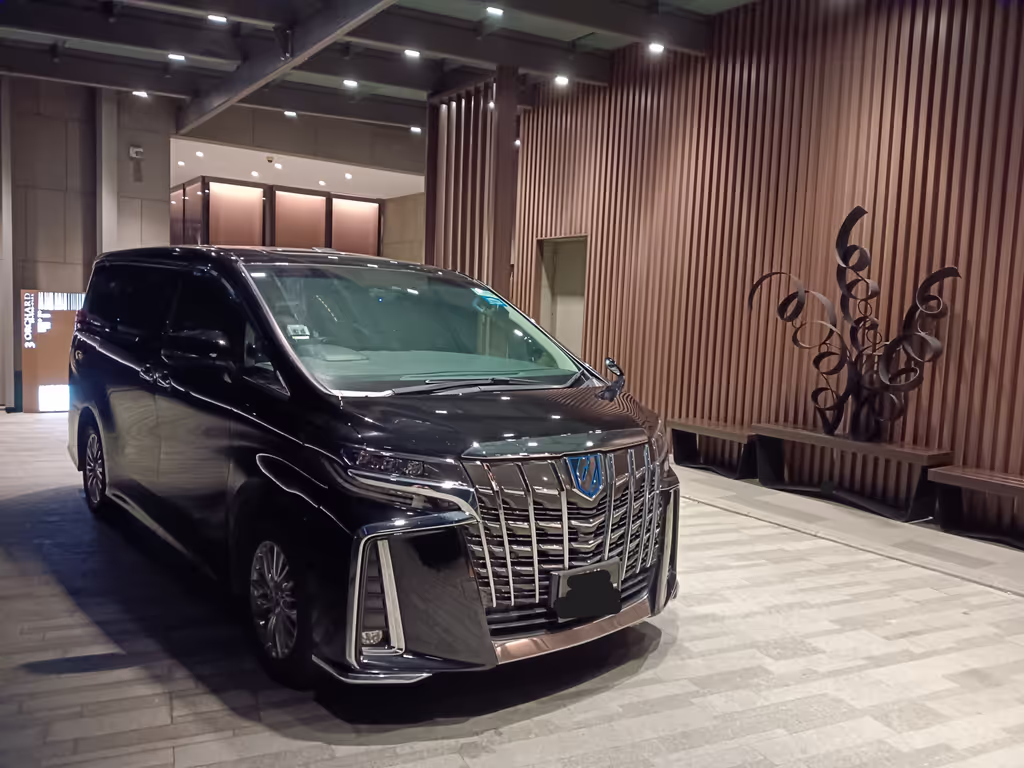 Singapore Private Tour - Toyota Alphard