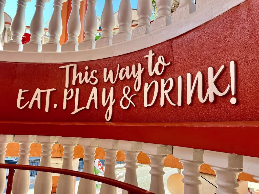 Tampa Bay Private Tour - Iconic Clearwater Beach Mural