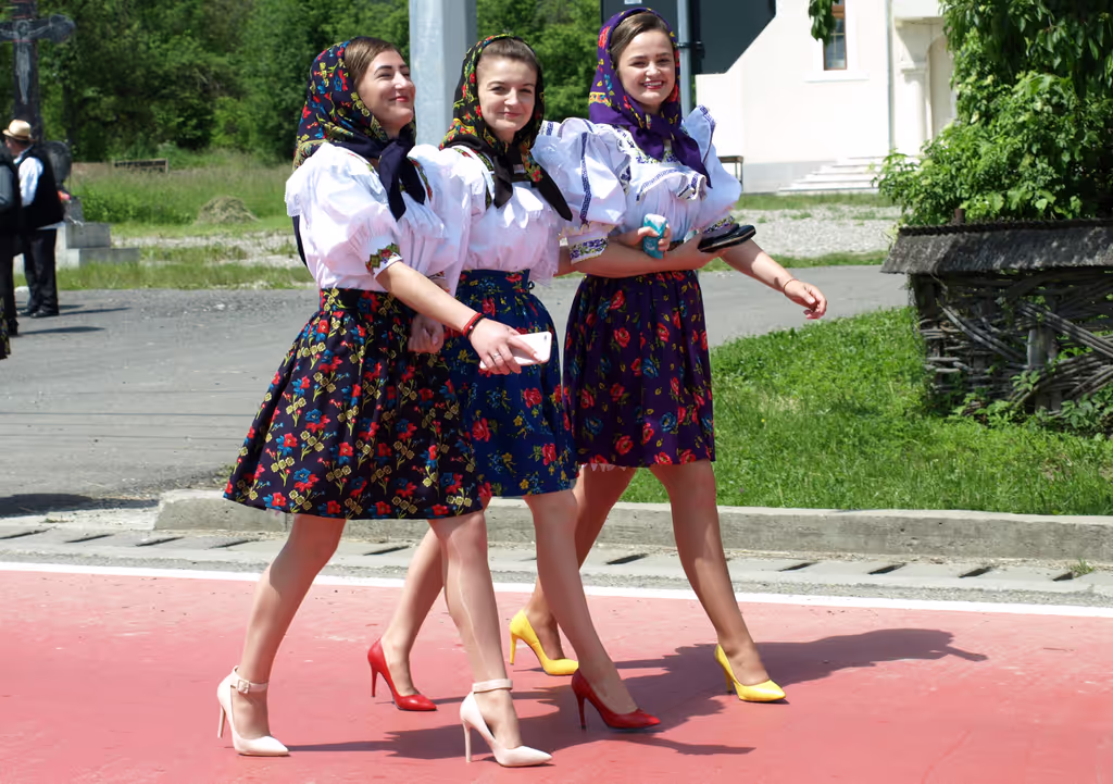 Maramures Private Tour - Folk costumes