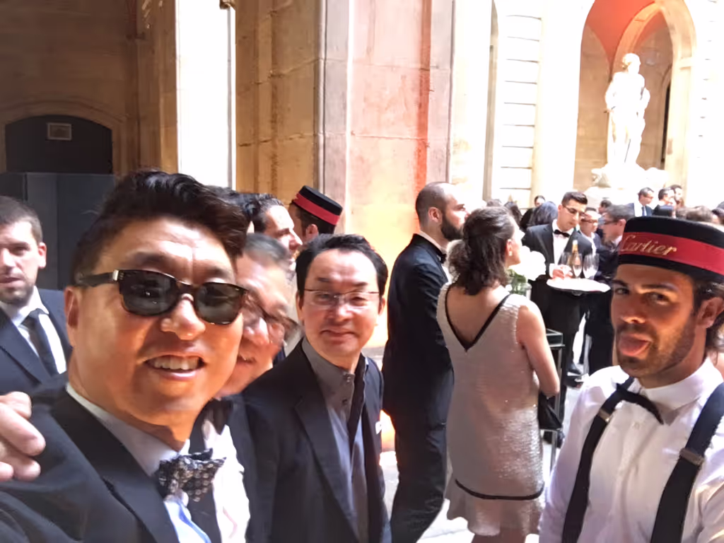 Seoul Private Tour - At Cartier, a meeting in Barcelona