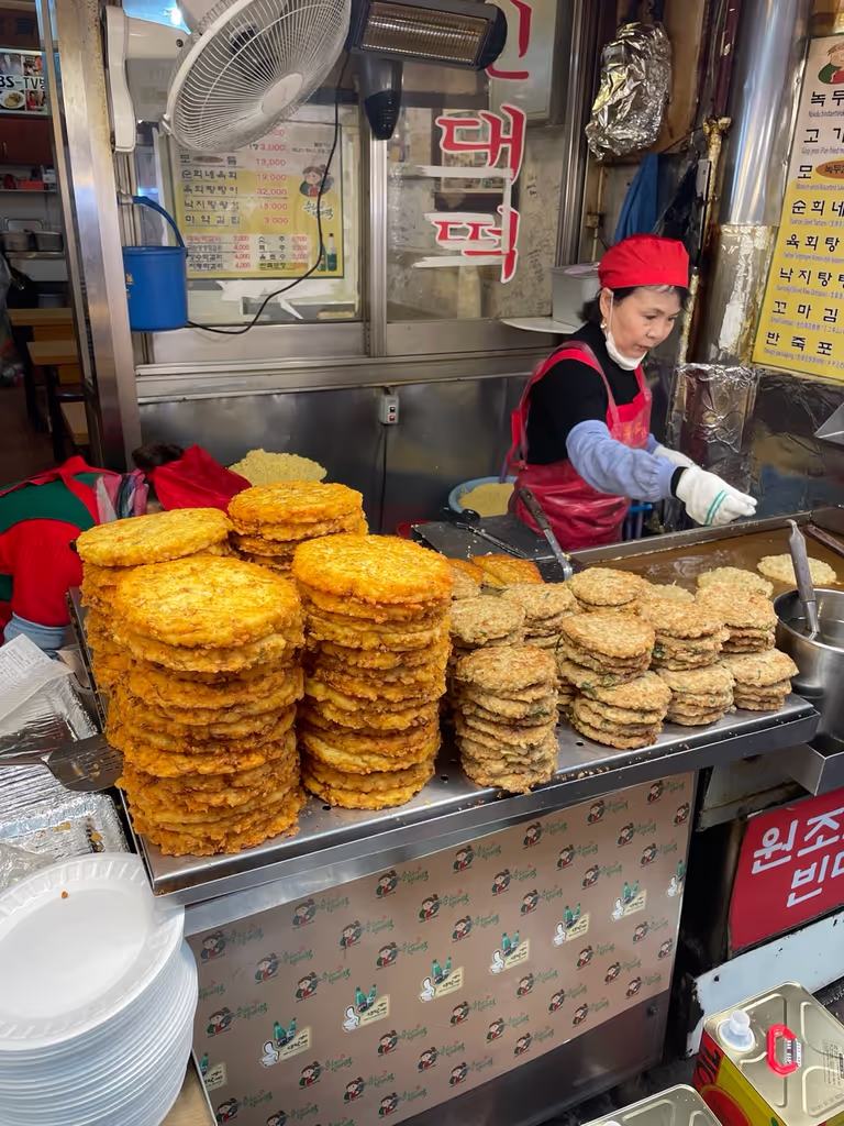 Seoul Private Tour - A famous local street food place, Gwangjang market