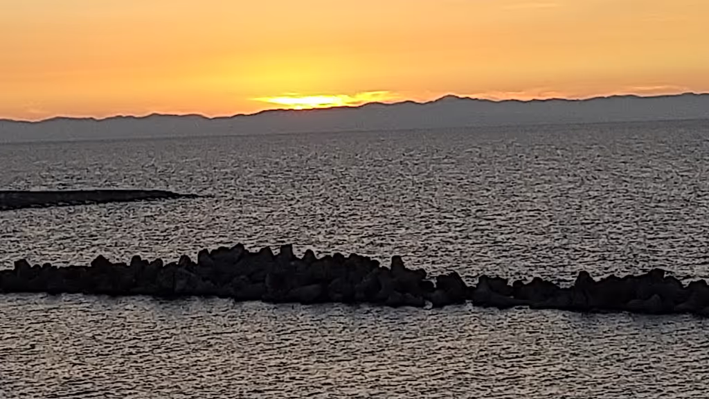 Niigata Private Tour - The sunset in the ocean