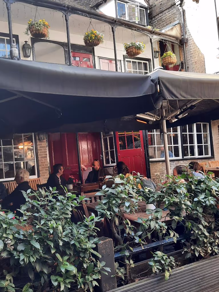 Cambridge Private Tour - The Eagle Pub
