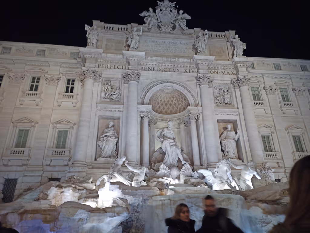 Lazio Private Tour - Trevi Fountain 
