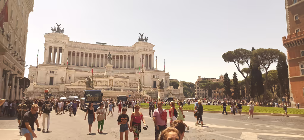 Lazio Private Tour - Piazza Venezia