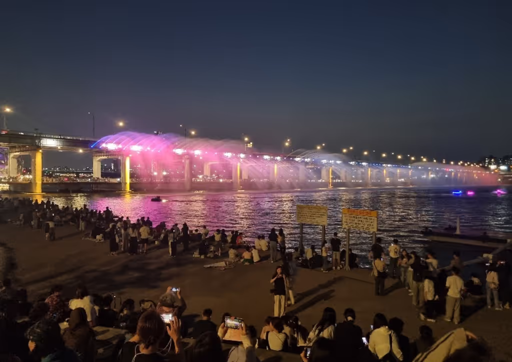 Seoul Private Tour - Banpo Bridge Rainbow Fountain