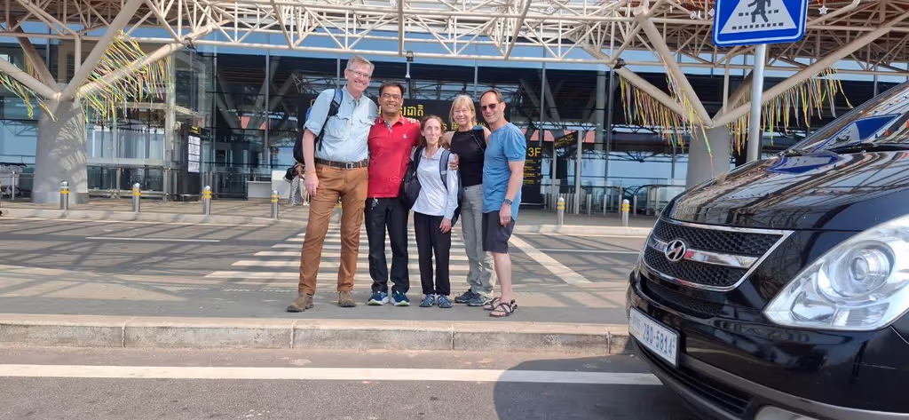 Phnom Penh Private Tour - Siem Reap airport drop off 