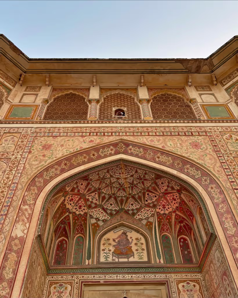 Jaipur Private Tour - Ganesh Gate at Amber Fort 