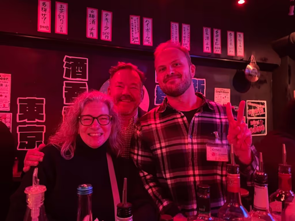 Kanagawa Private Tour - Shinjuku bar hopping with customers, great people!