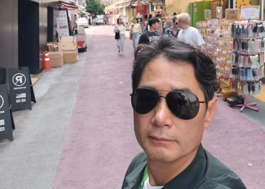 Seoul Private Tour - Guiding Hongdae