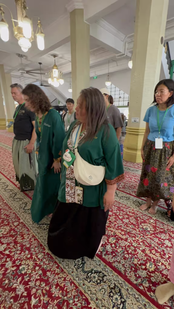 Singapore Private Tour - SG is a multi racial country where religion is opened to anyone & everyone!