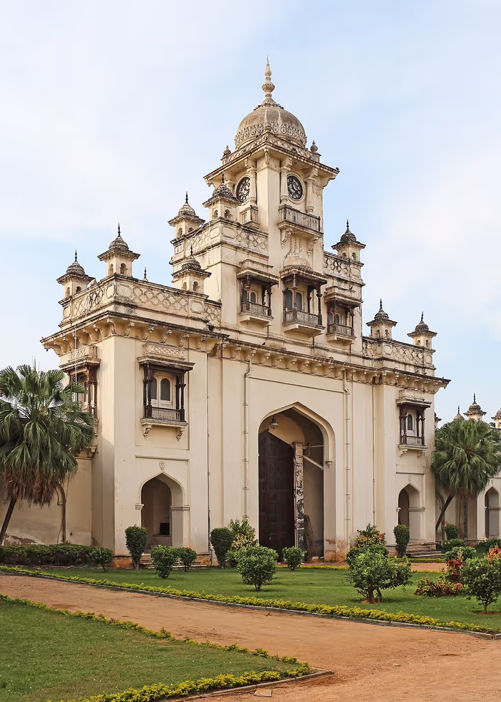 Hyderabad Private Tour - Chowmoholla palace main entrance 
