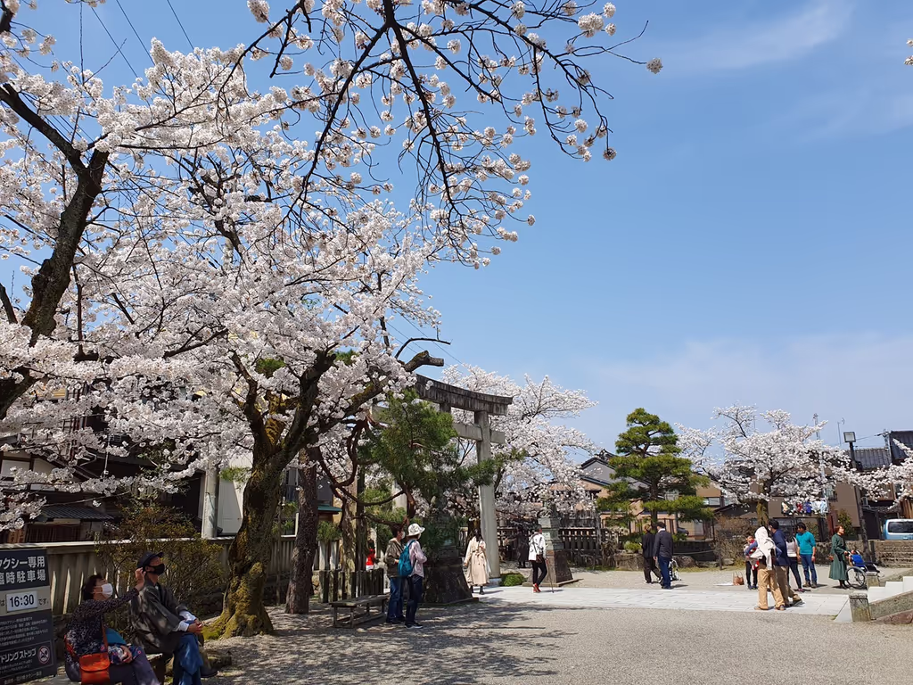 Ishikawa Private Tour - Utatsu Shrine - Inside Higashi Chaya Geisha District