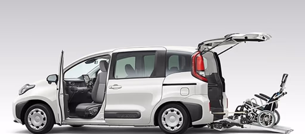 Fukuoka Private Tour - Sienta welfare vehicle