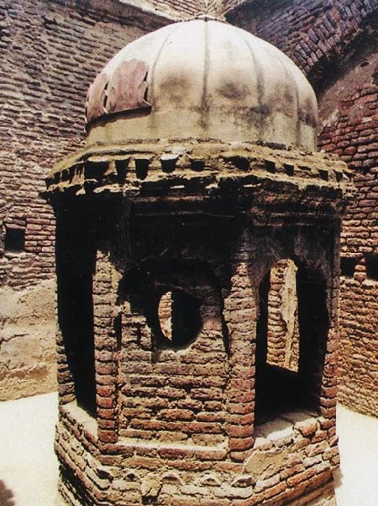 Lahore Private Tour - The Temple of Loh