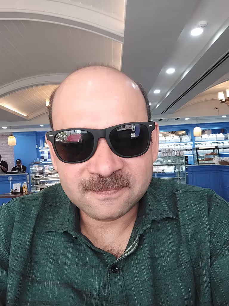 Uttar Pradesh Private Tour - Hazelnut Cafe Lucknow 