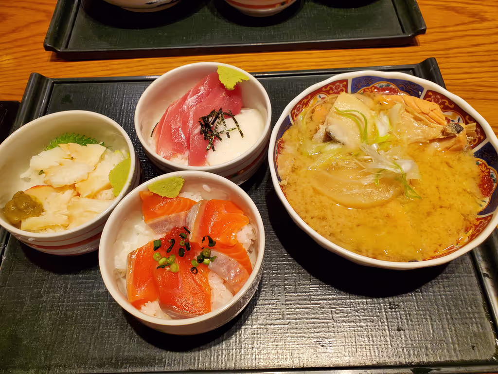 Hokkaido Private Tour - Raw fish bowl