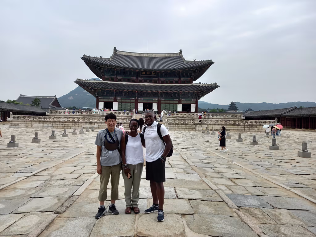 Seoul Private Tour - Gyeongbokgung - Geunjeongjeon
