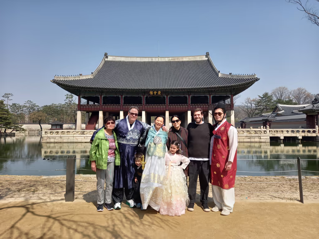 Seoul Private Tour - Gyeongbokgung - Geyonhoeru