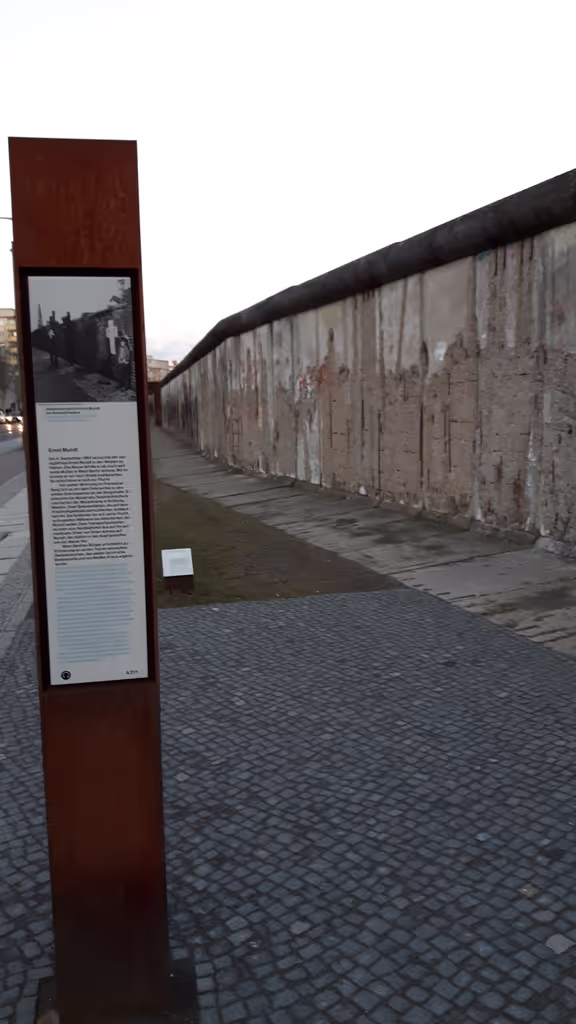 Berlin Private Tour - Mauer Bernauer Str.