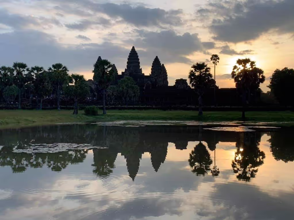 Siem Reap Private Tour - Sunrise over Angkor Wat