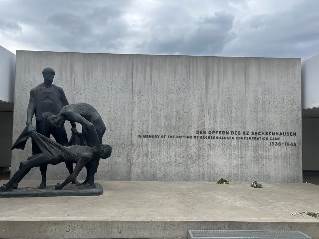 Berlin Private Tour - We enter