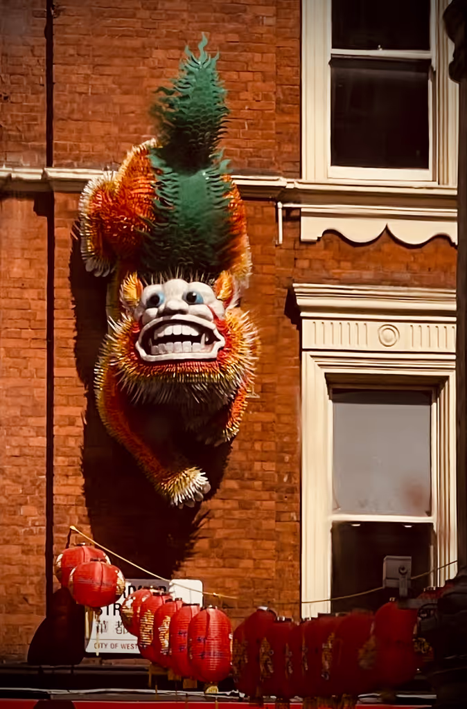 London Private Tour - Detail from Chinatown