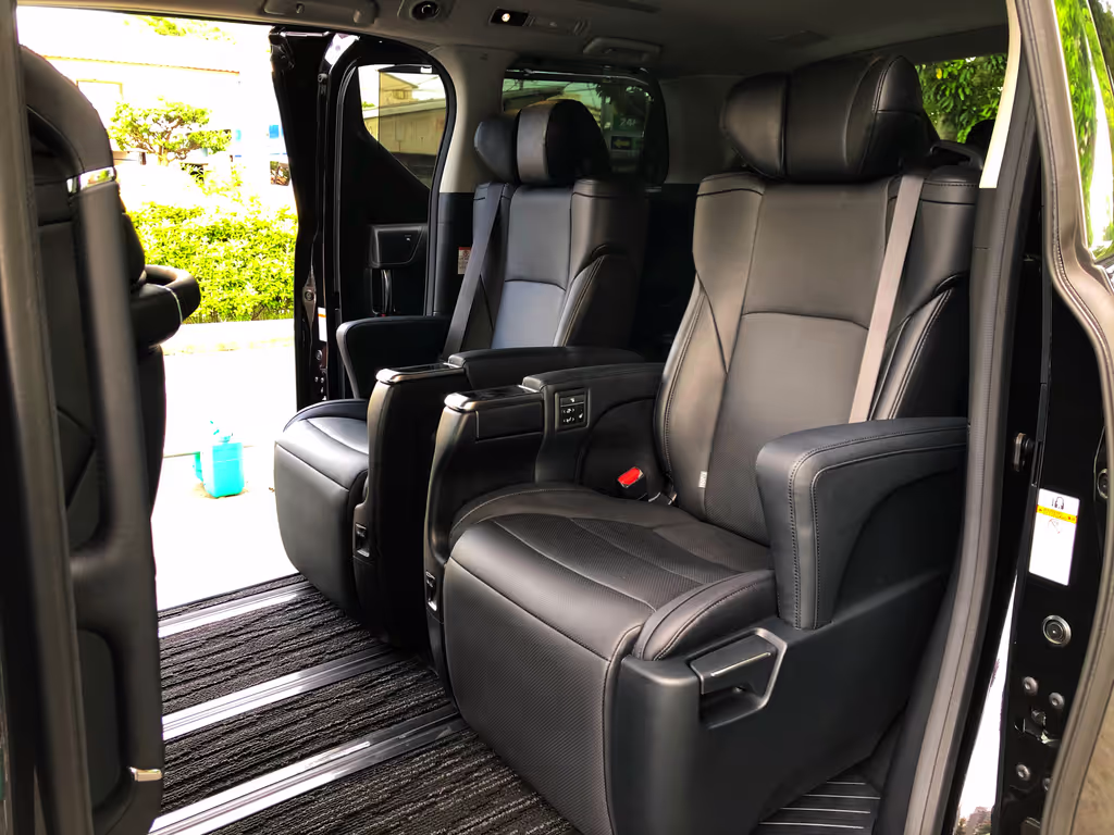 Tokyo Private Tour - Interior Place of Luxury Van