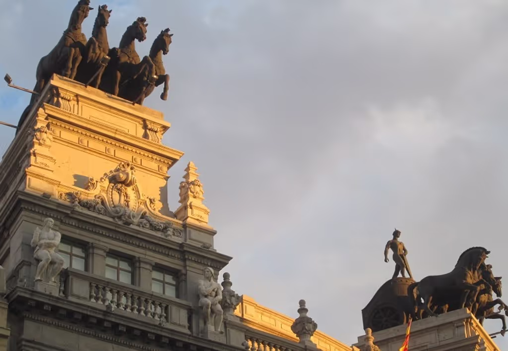 Madrid Private Tour - Rooftop Statues