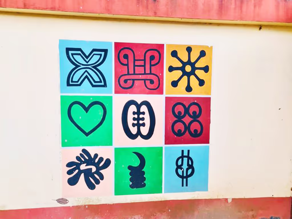 Accra Private Tour - Adinkrah symbols