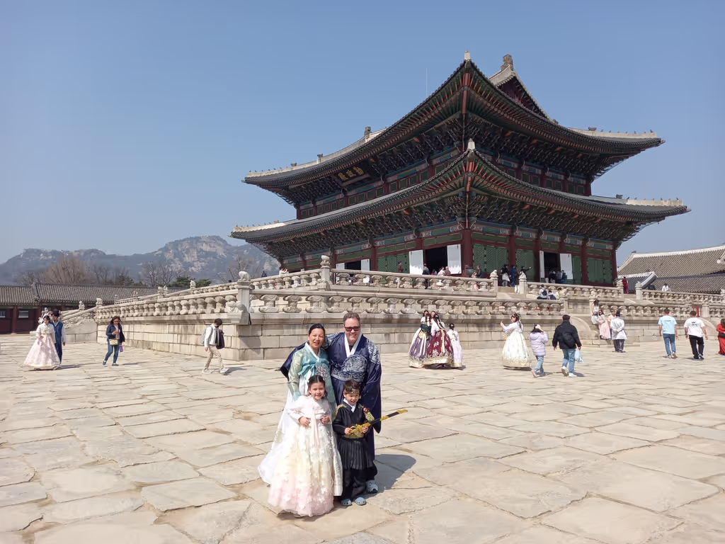 Seoul Private Tour - Geyongbokgung - Geunjeongjeon