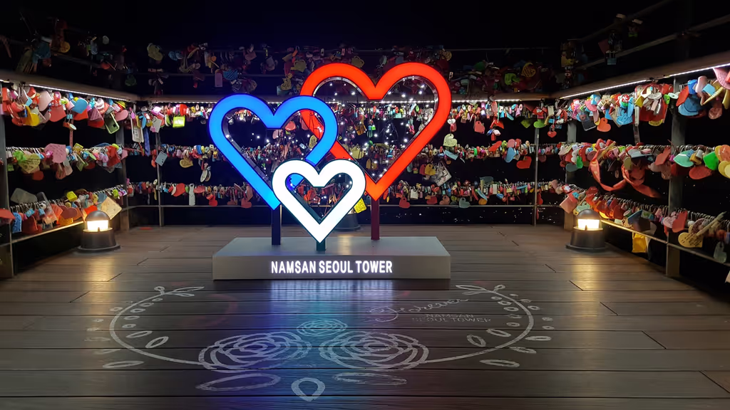 Seoul Private Tour - Namsan N-Tower 2 by Hans