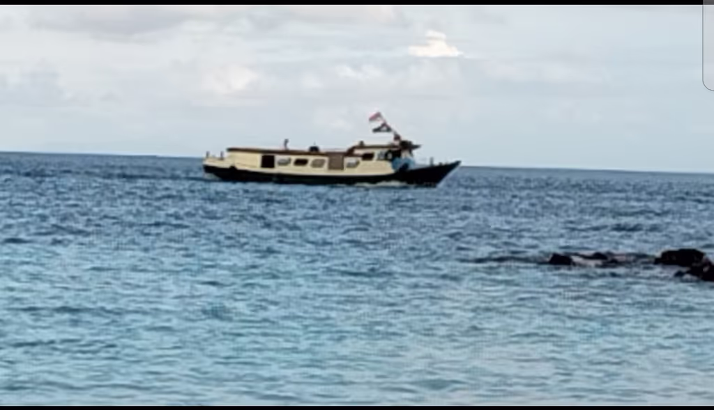 Jakarta Private Tour - on the way to Sebuku Kecil Island