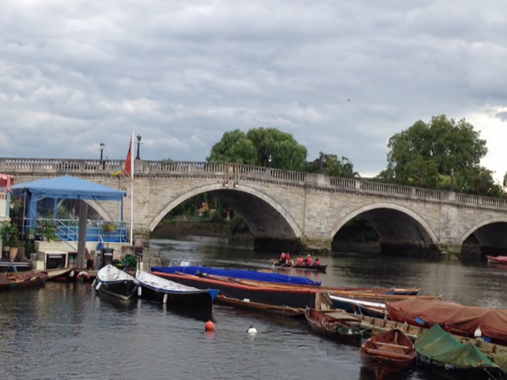 London Private Tour - Richmond Bridge