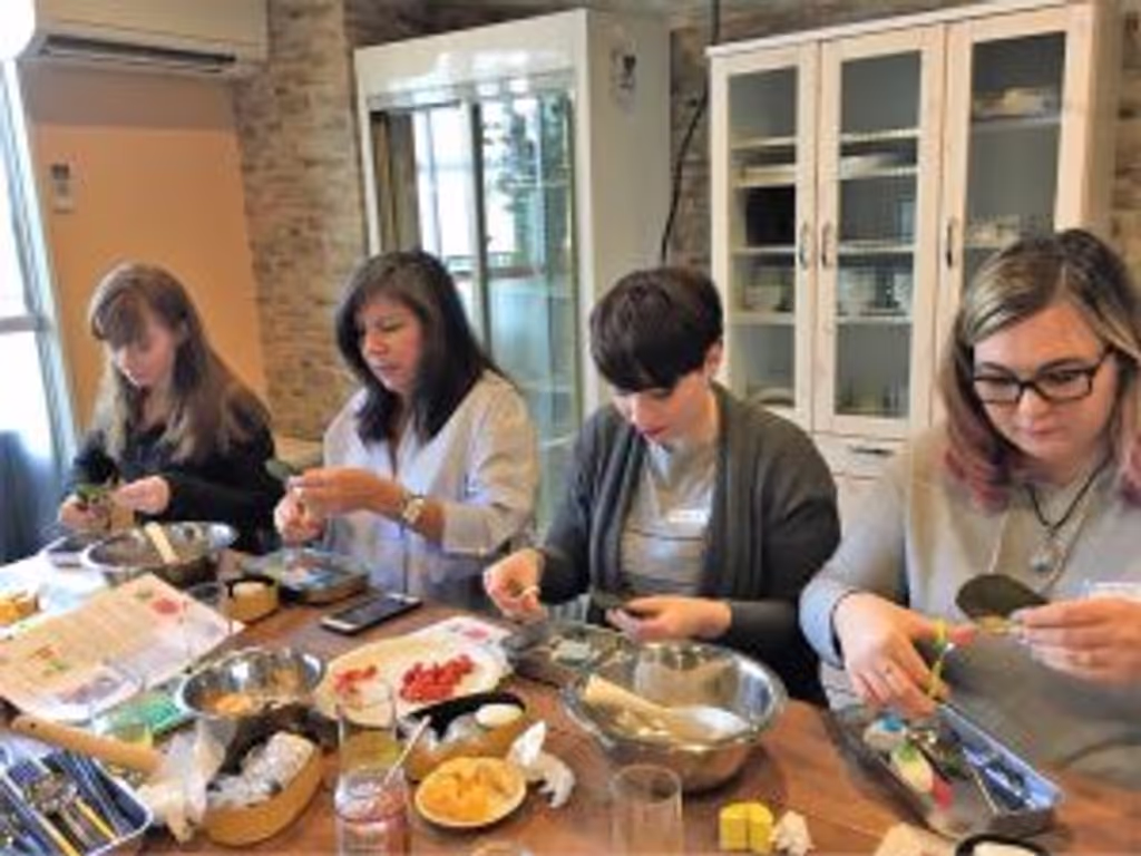 Tokyo Private Tour - Making character bento lunch boxes