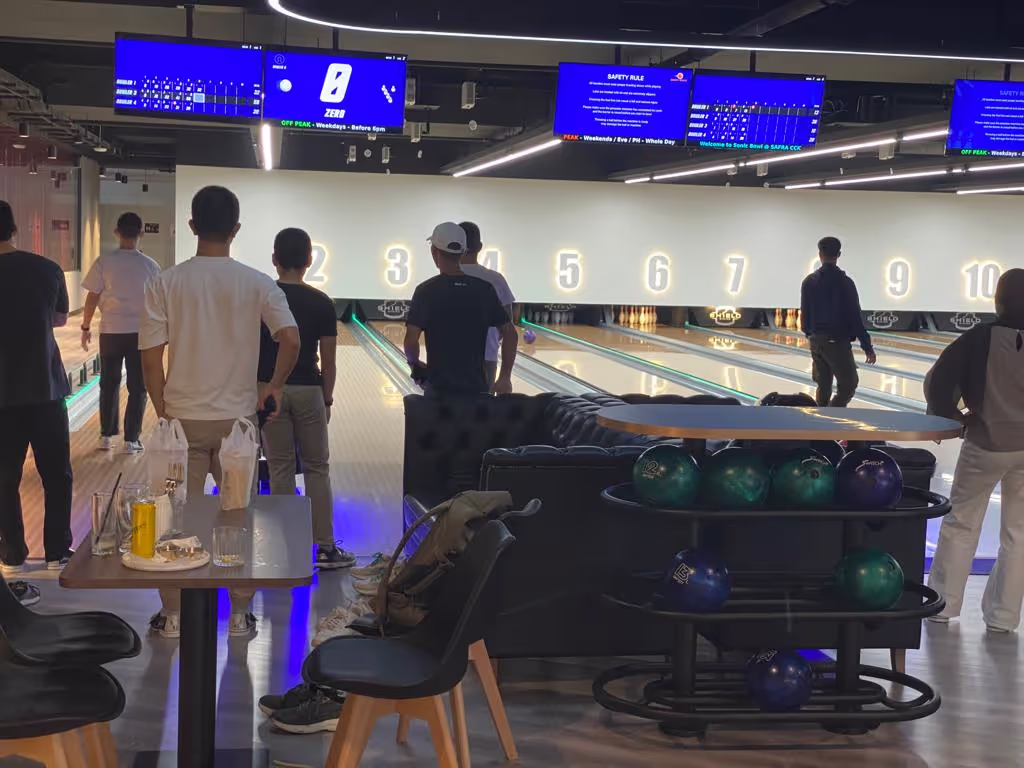 Singapore Private Tour - Bowling