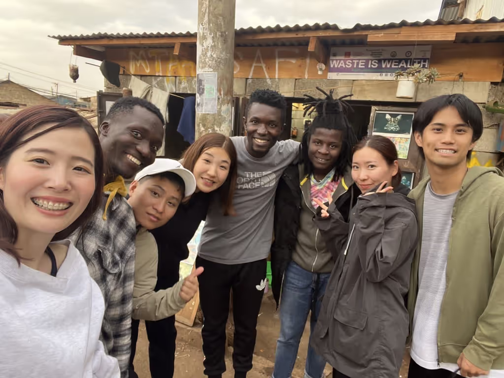 Nairobi Private Tour - Picture with the Locals