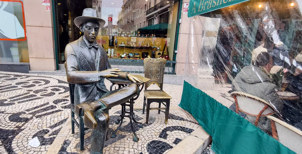 Lisbon Private Tour - Fernando Pessoa