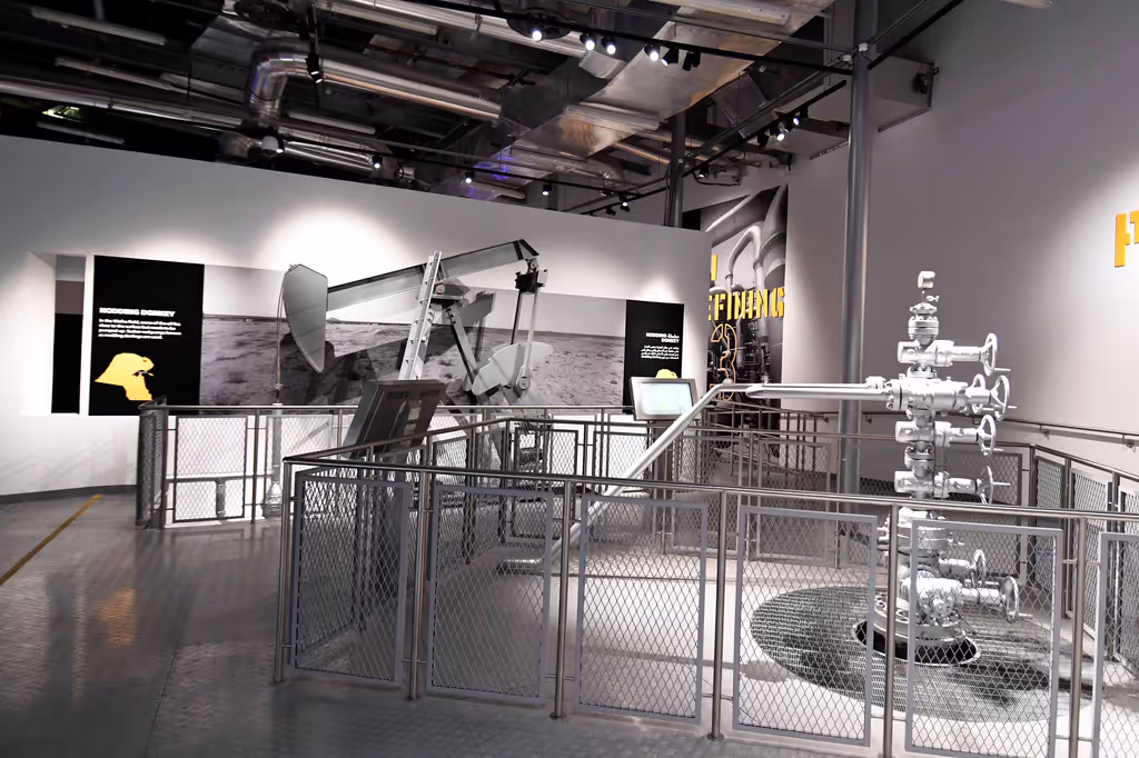 Al Kuwayt Private Tour - Oil & Gas Exhibition