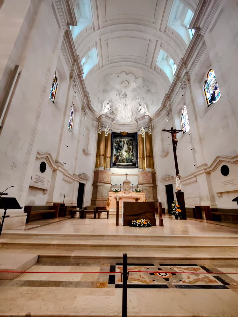 Fatima Private Tour - Basilica of Our Lady of the Rosary of Fátima