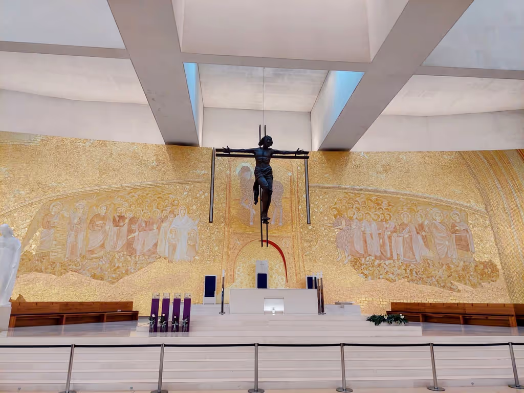 Fatima Private Tour - Basilica of the Holy Trinity