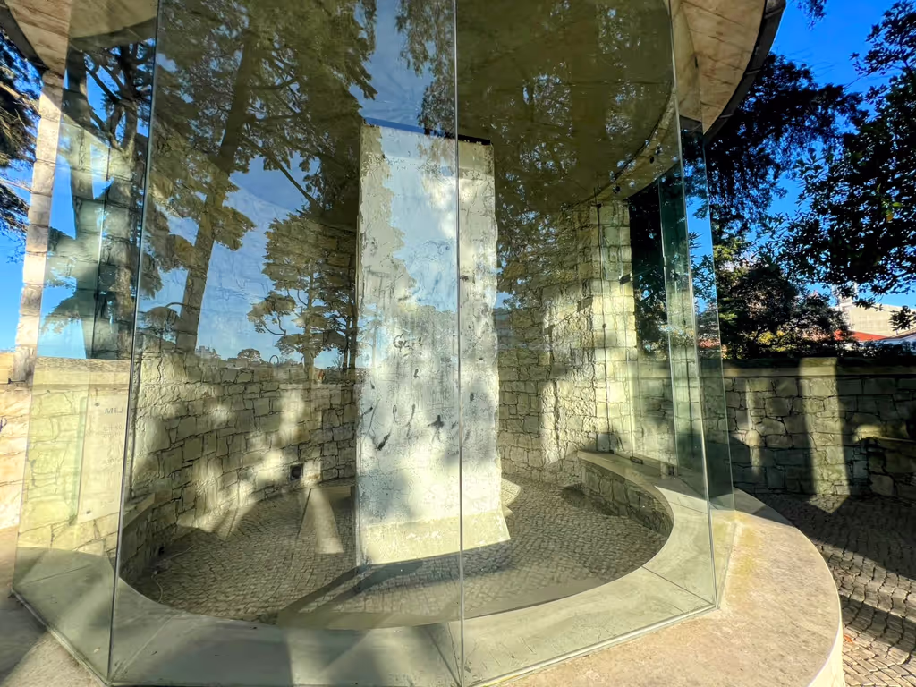 Fatima Private Tour - Berlin Wall