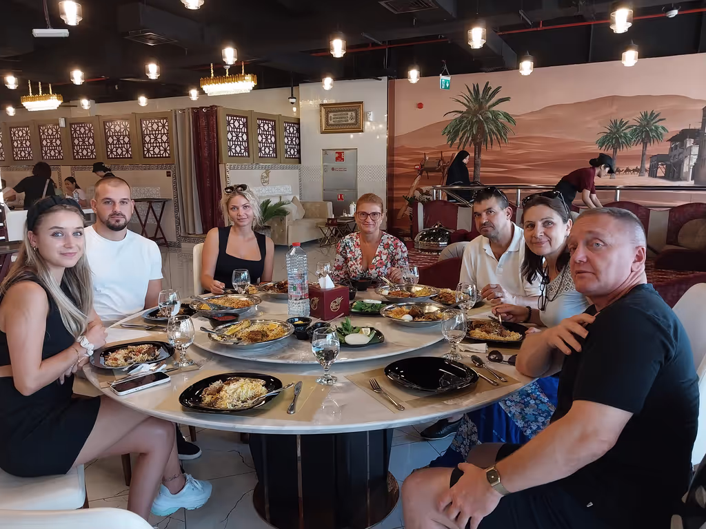 Dubai Private Tour - Lunch in Bur Dubai