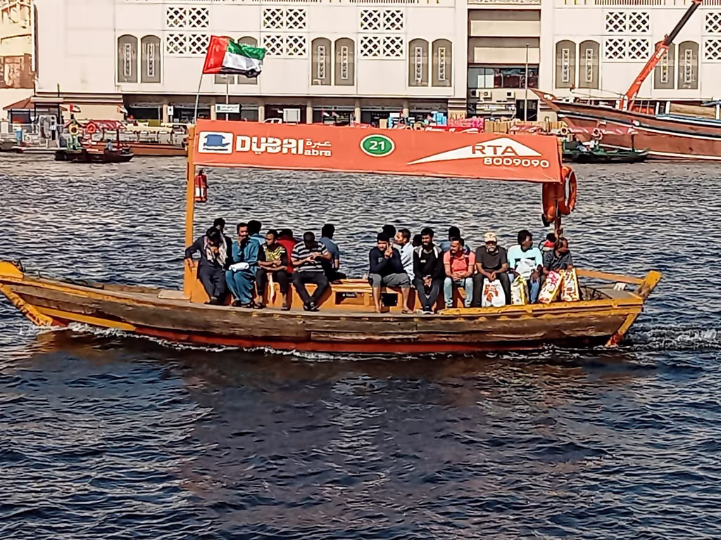 Dubai Private Tour - Abra Treadtional Boat