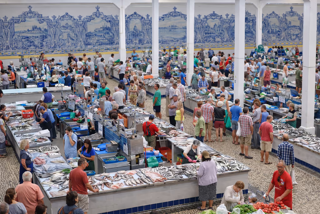 Lisbon Private Tour - Setúbal traditional market