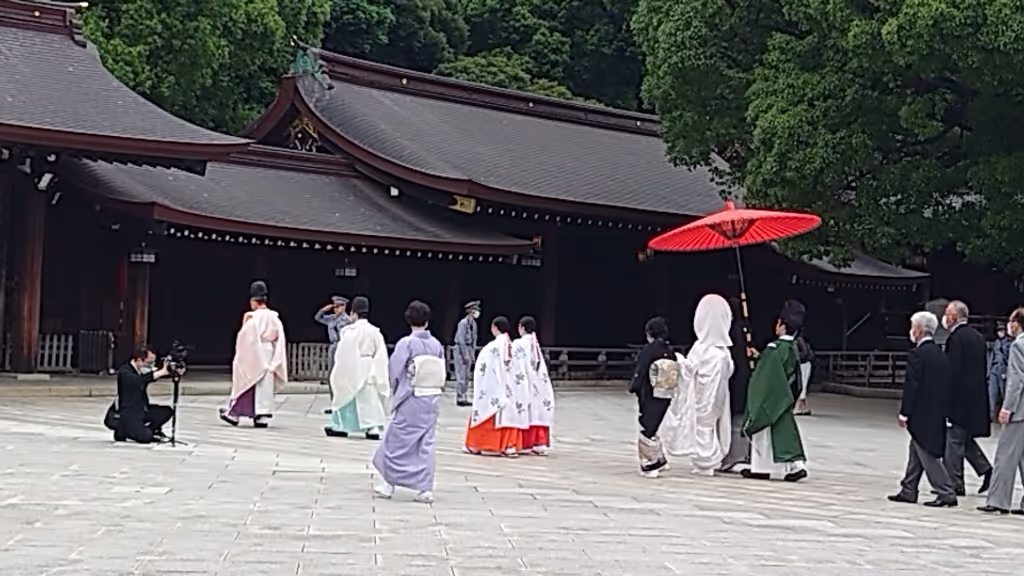 Tokyo Private Tour - Japanese style wedding procession in Meiji Shrine