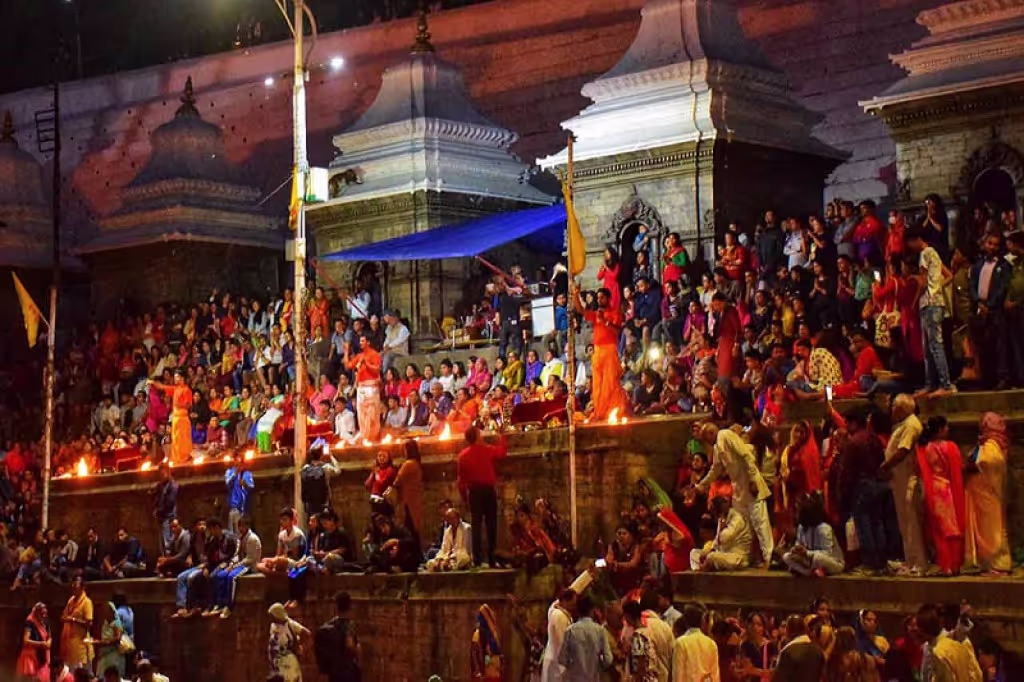 Kathmandu Private Tour - Evening aarti at Pashupatinath